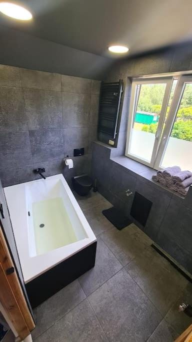 Wspaniały cały 5 sypialniowy dom Villa in Poland