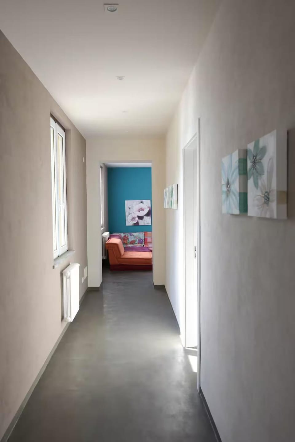 Communal lounge/ TV room