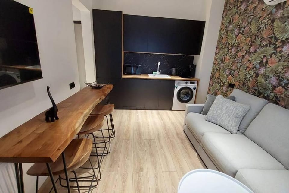 Kitchen or kitchenette, Living room