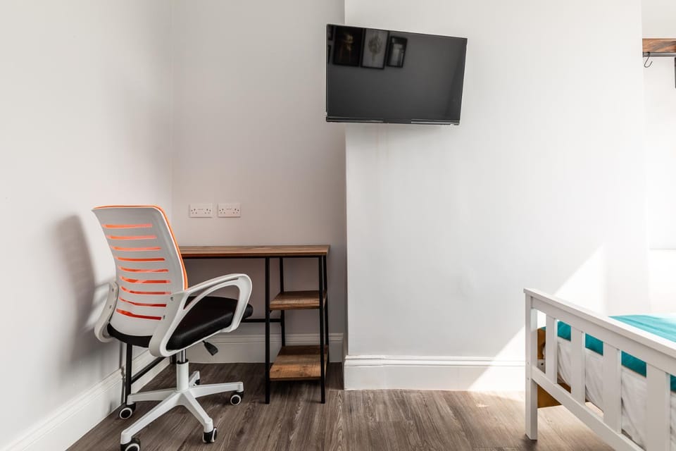 Dove Court Travel Lodge 1 - Ground Floor Ensuite Bed and Breakfast in Bristol