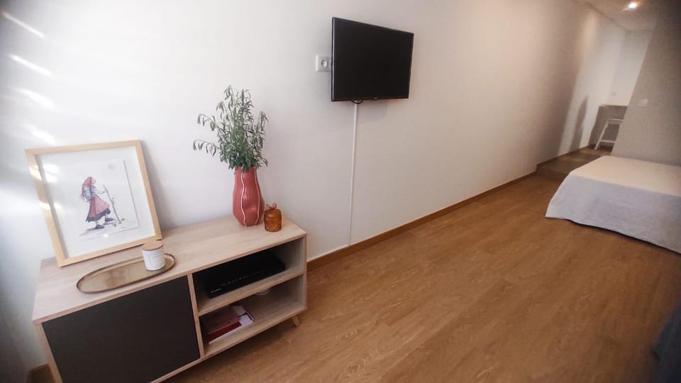 Communal lounge/ TV room, Living room, Bedroom