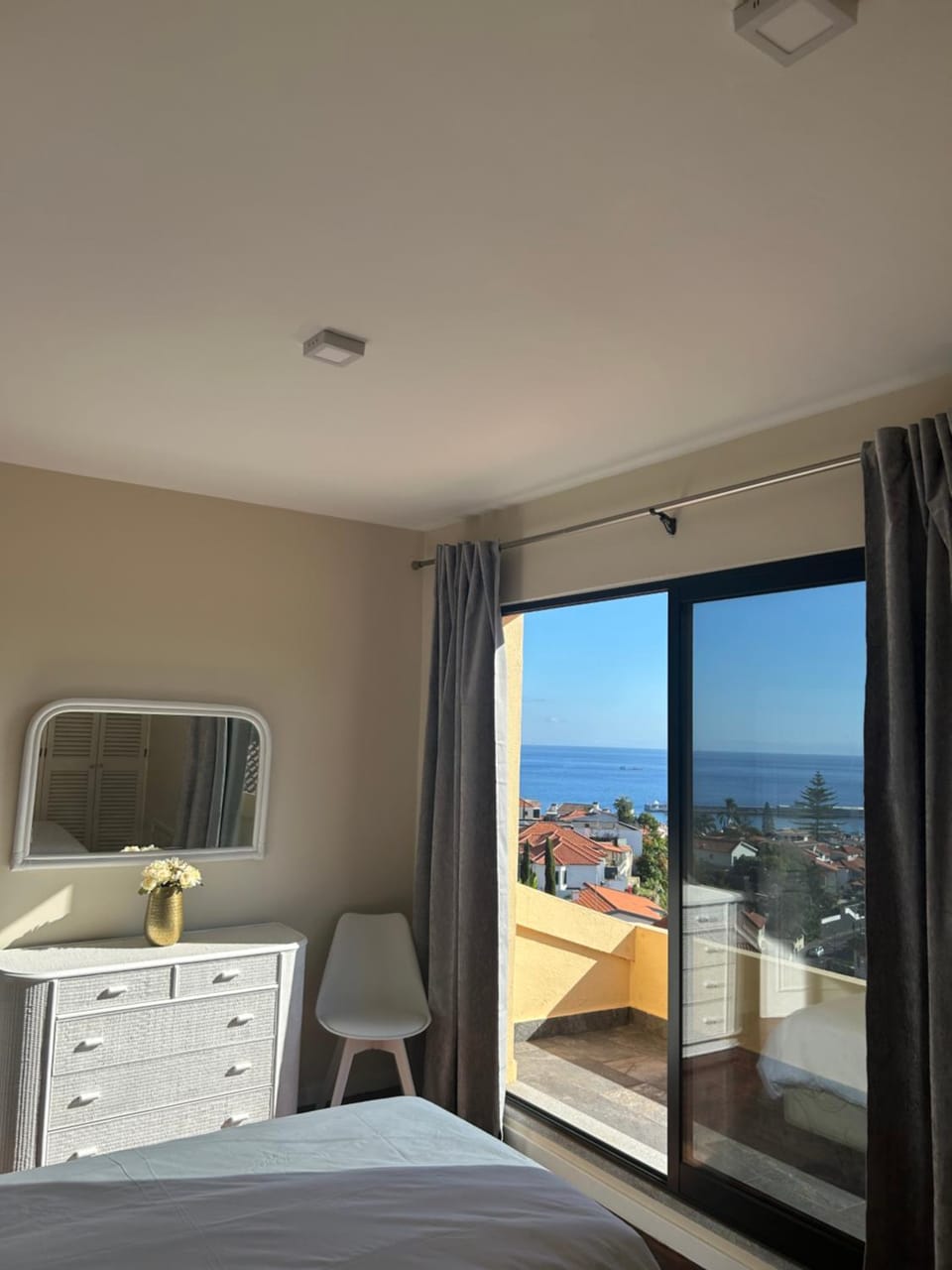 View (from property/room), Balcony/Terrace, Bedroom