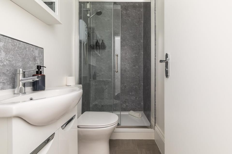 Shower, Toilet, Bathroom