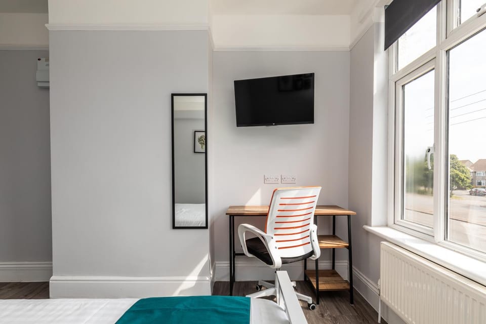 Dove Court Travel Lodge 3 - First Floor Ensuite Bed and Breakfast in Bristol