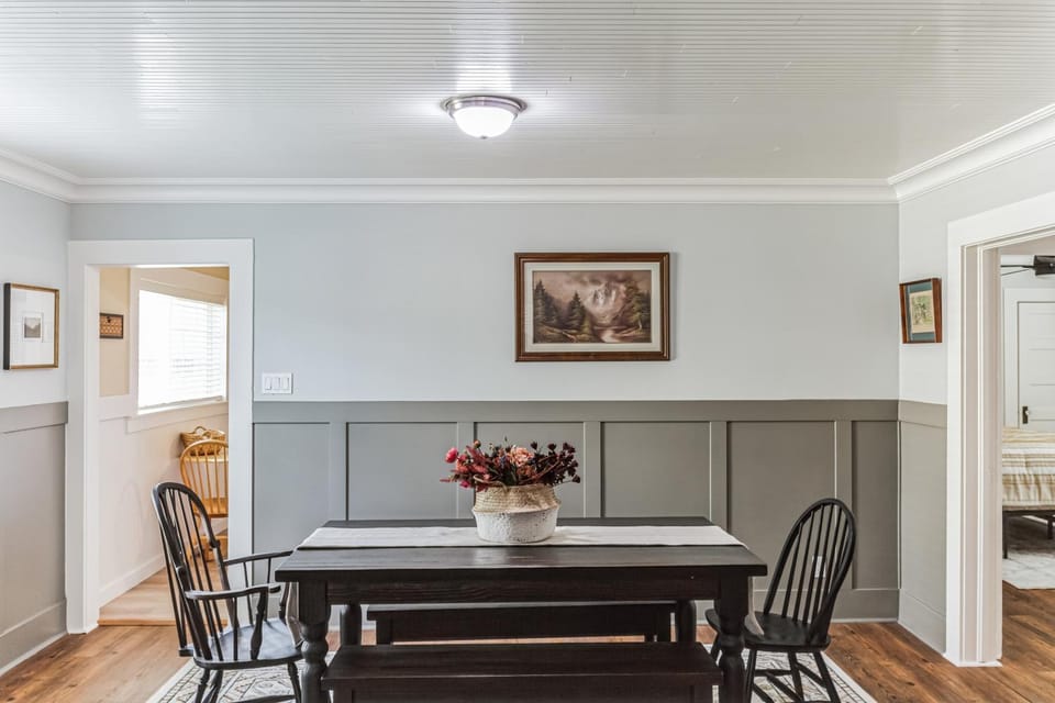Charming Downtown McCloud Retreat home House in McCloud