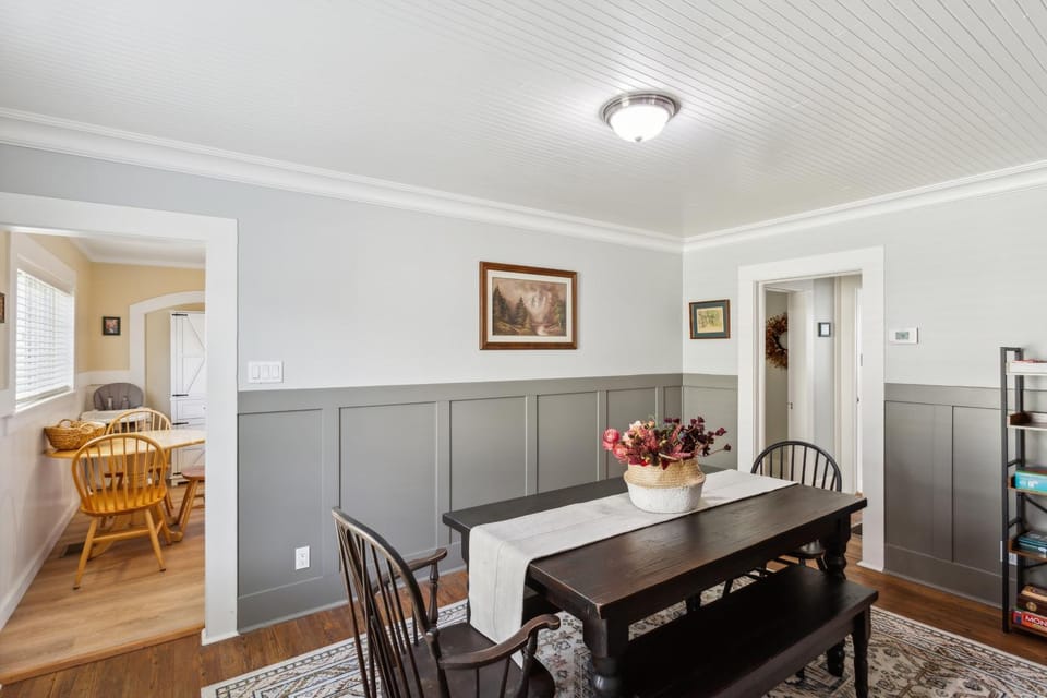 Charming Downtown McCloud Retreat home House in McCloud