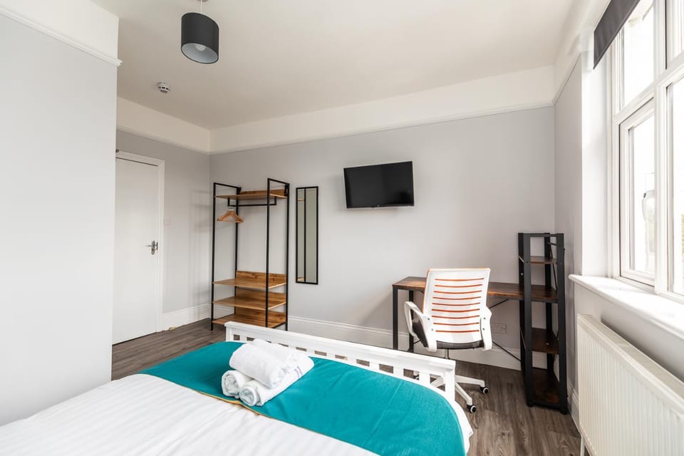 Dove Court Travel Lodge 4 - First Floor Ensuite Bed and Breakfast in Bristol