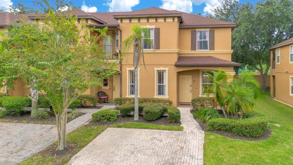 Regal Palms Stylish Villa with Themed Rooms House in Four Corners