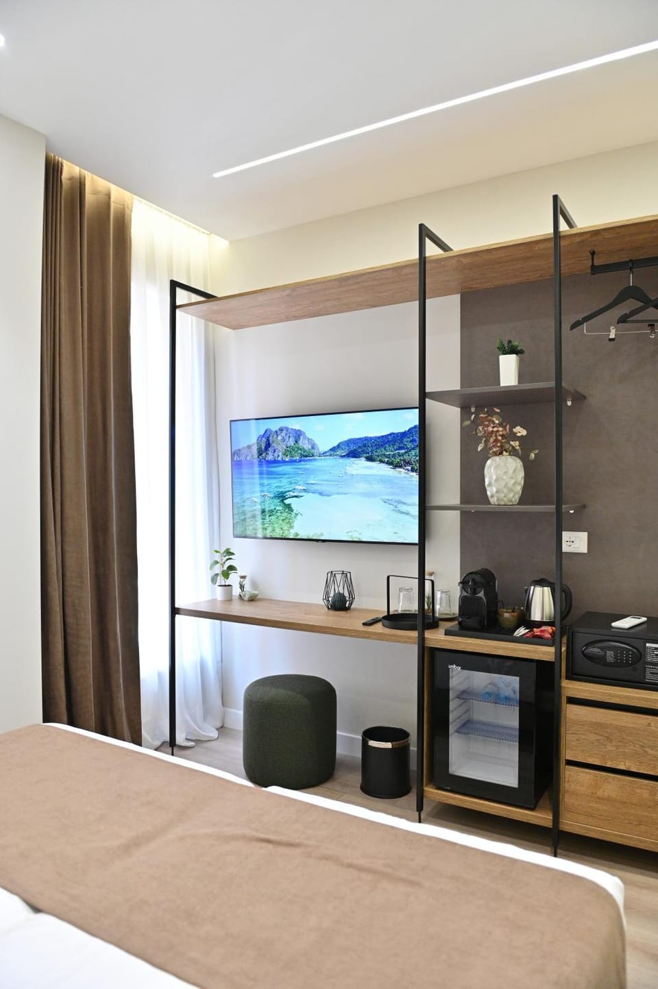 TV and multimedia, Coffee/tea facilities, Decorative detail, Bedroom