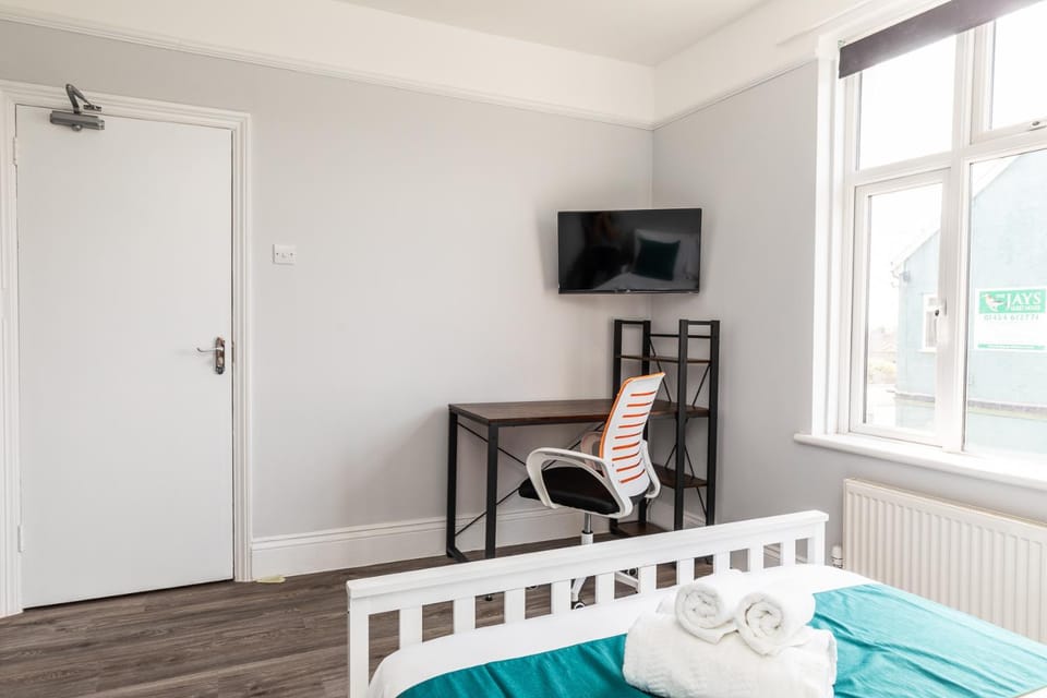 Dove Court Travel Lodge 5 - First Floor Ensuite Bed and Breakfast in Bristol