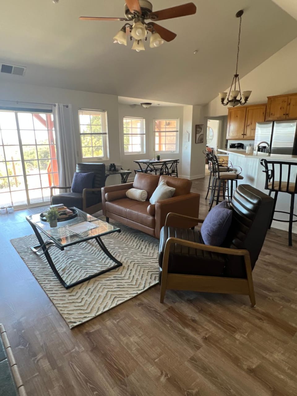 Living room, Seating area, Dining area, fireplace