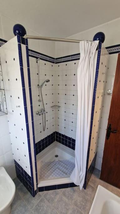 Ardhraubu Villa, Terra Cotta & Very Close to Sea Chalet in Costa del Sol