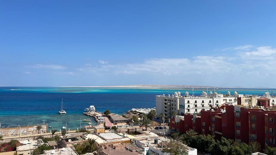 Sea view apartment , 3 bedrooms , city center 09 Apartment in Hurghada