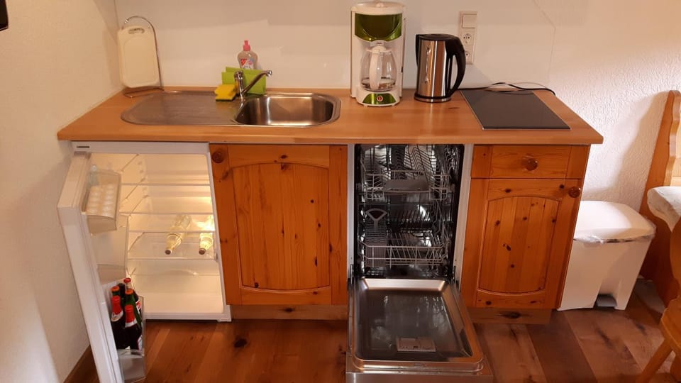 Coffee/tea facilities, Kitchen or kitchenette, minibar, toaster