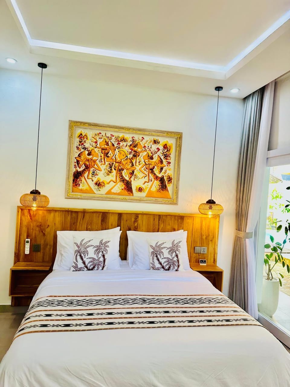 Photo of the whole room, Bedroom