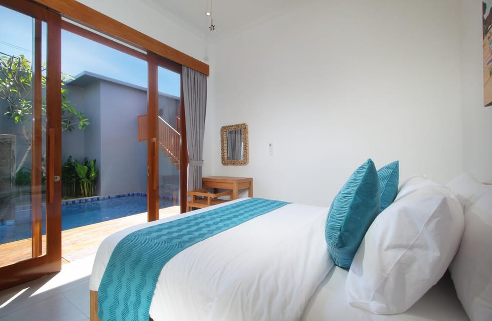 Bed, Bedroom, Pool view, Swimming pool