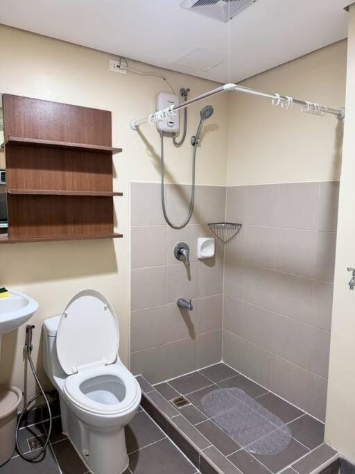 Homey Stay 1 BEDROOM, inside IT PARK Apartment in Lapu-Lapu City