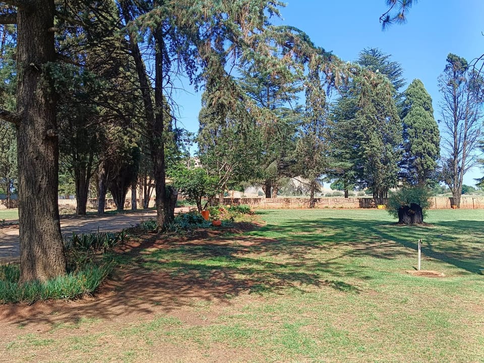 Yellowstone Guest House Bed and Breakfast in Gauteng