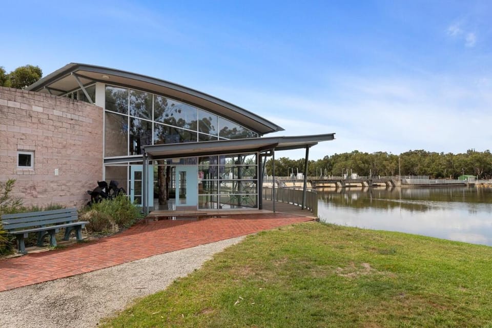 Your Own Pub near Murray - Sleeps 21 House in Moama