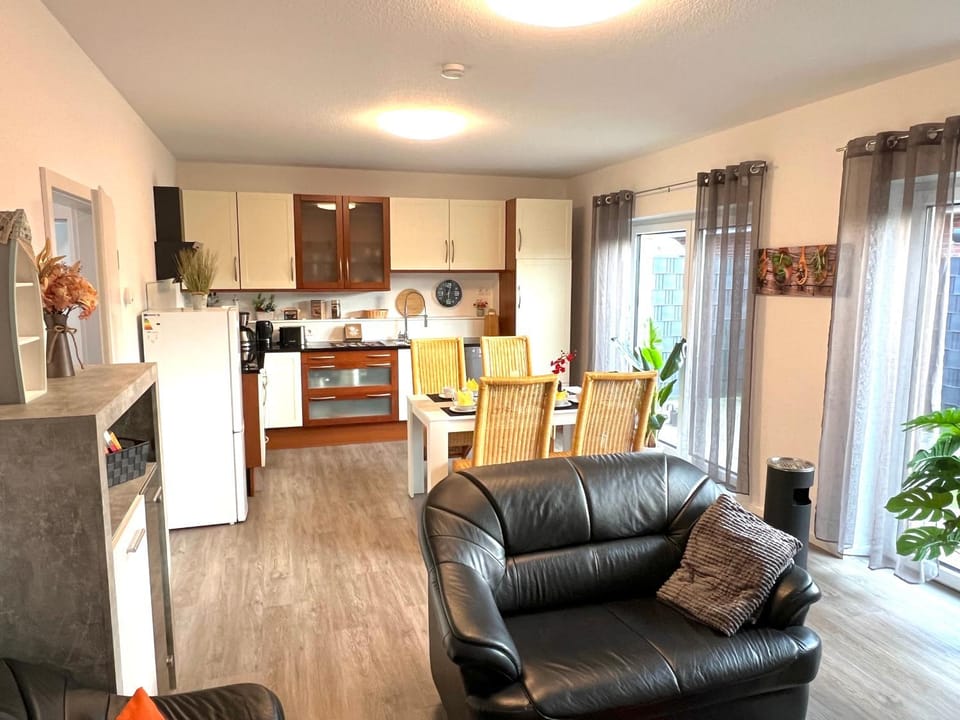 Kitchen or kitchenette, Living room, Seating area, Dining area, dishwasher, stove
