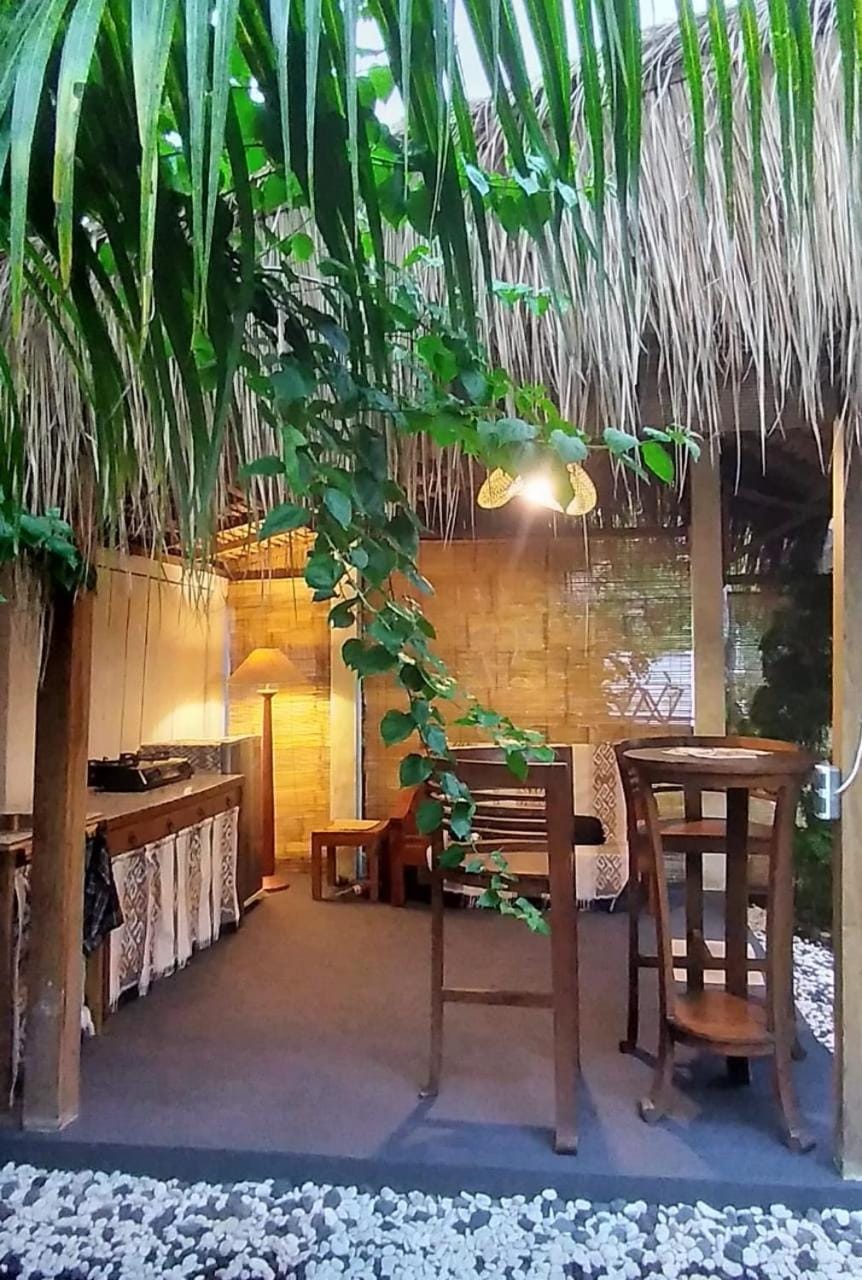 Garden, Seating area, Dining area, Communal kitchen, Garden view