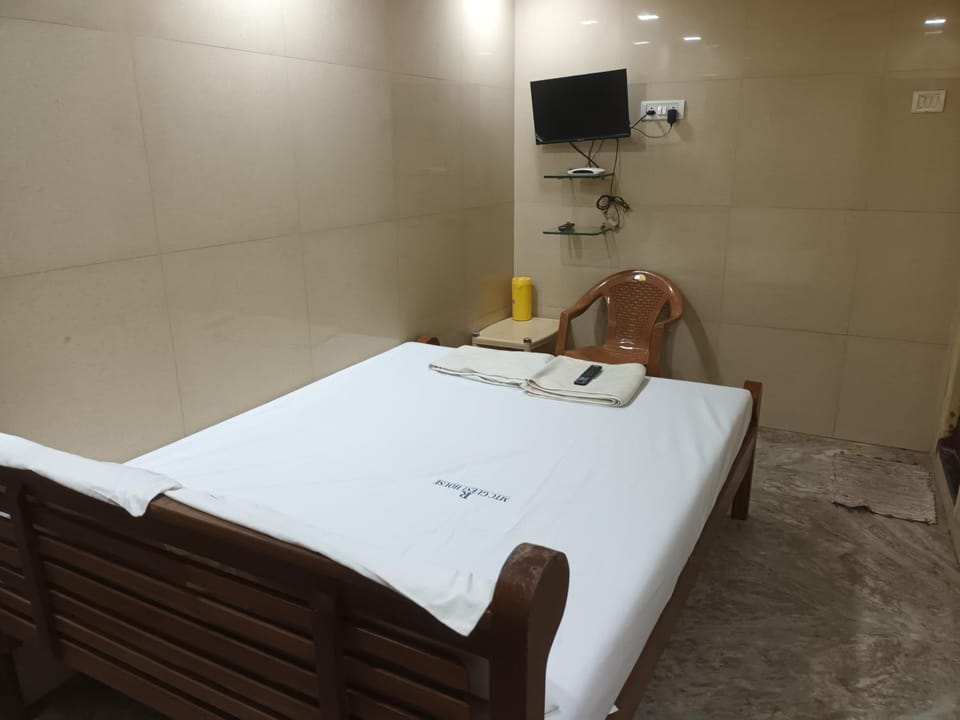 Hotel Mtc Guest House Bed and Breakfast in Chennai