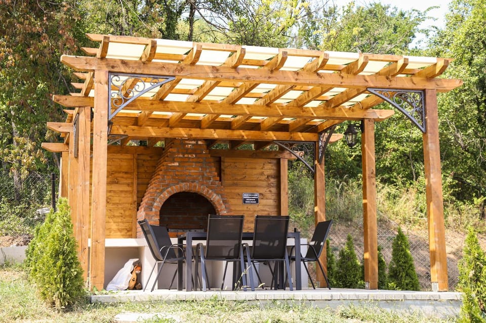 Patio, BBQ facilities, BBQ facilities, Garden, Dining area