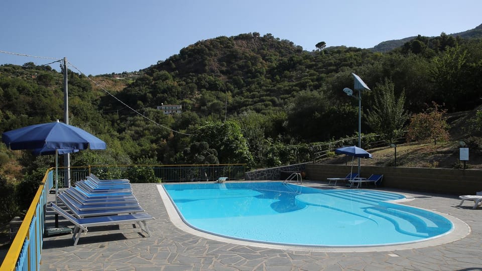Swimming pool, Breakfast, sunbed