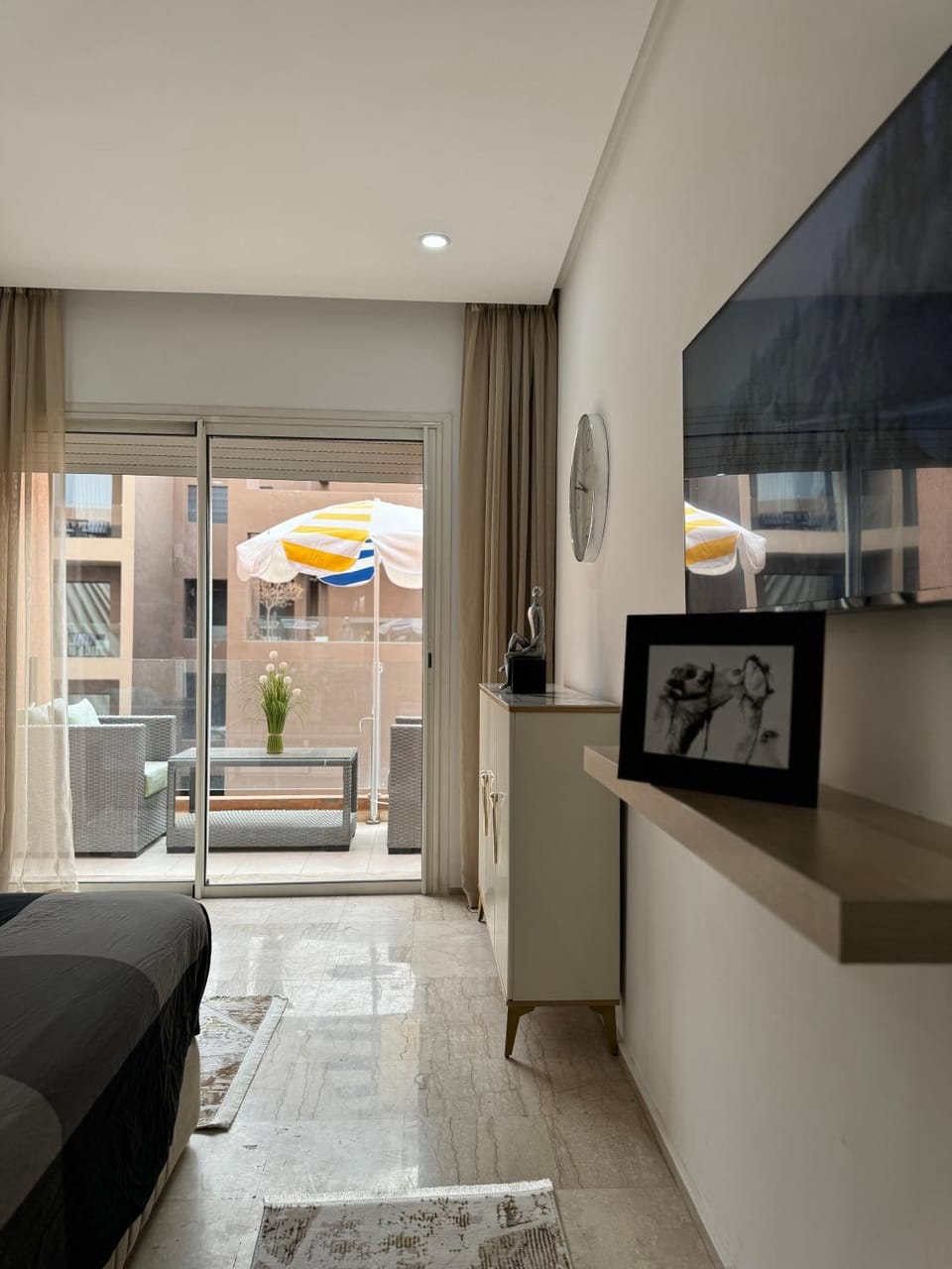 Fresh Modern Flat with spacious room and bathroom Apartment in Marrakesh