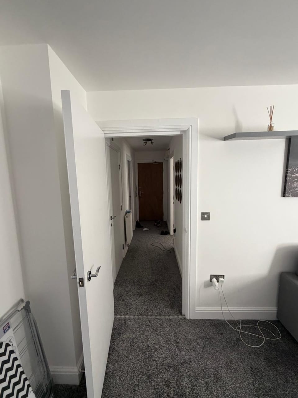 2 Bedroom flat very close to airport and Wythenshawe hospital Ground Floor with parking Apartment in Salford