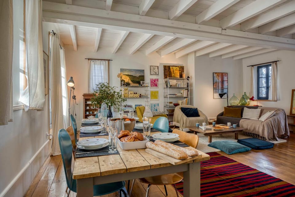 Living room, Dining area