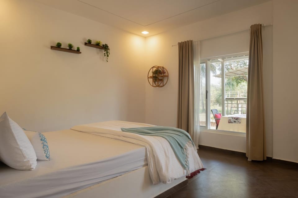 Bed, Photo of the whole room, Bedroom