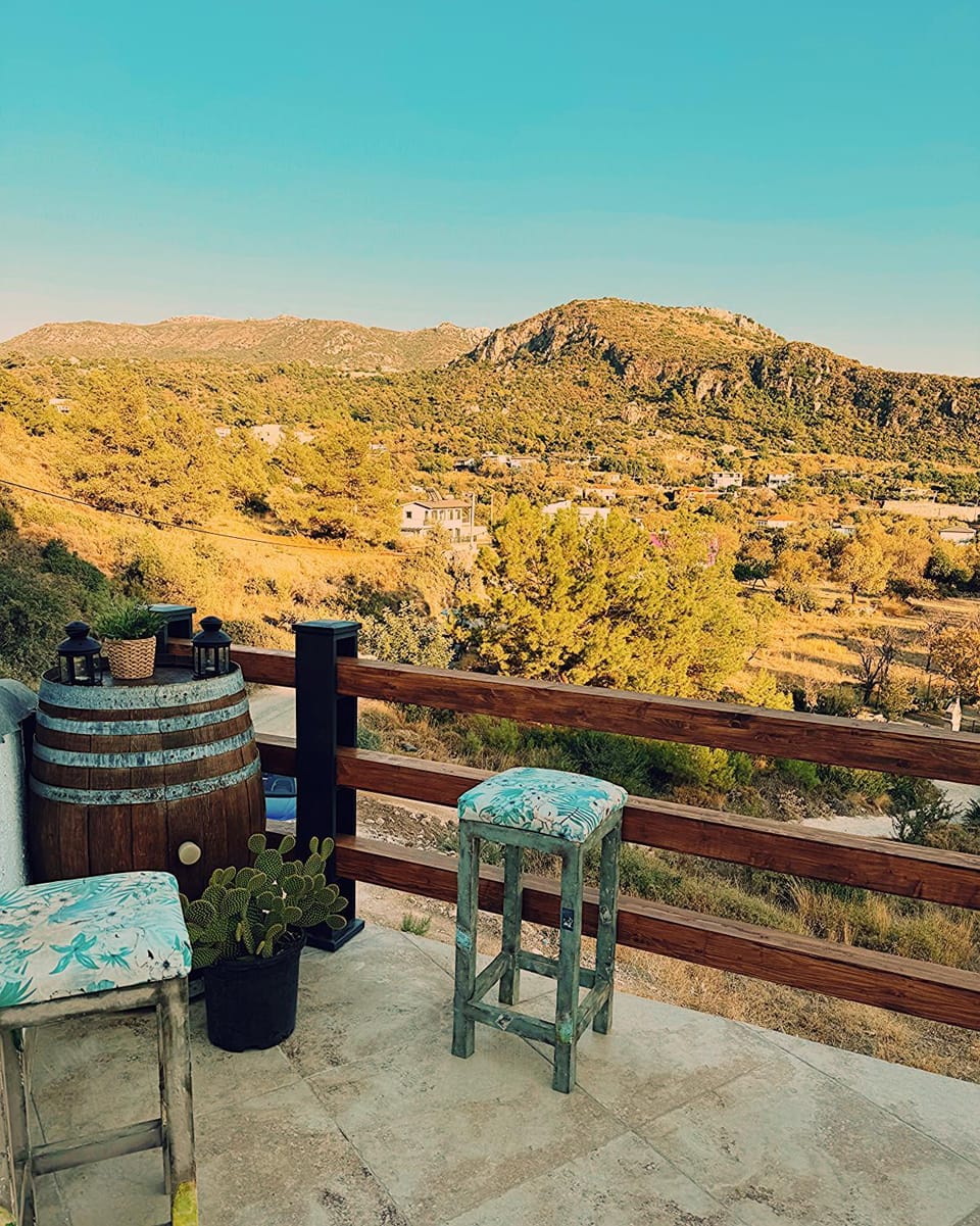 Balcony/Terrace, Mountain view