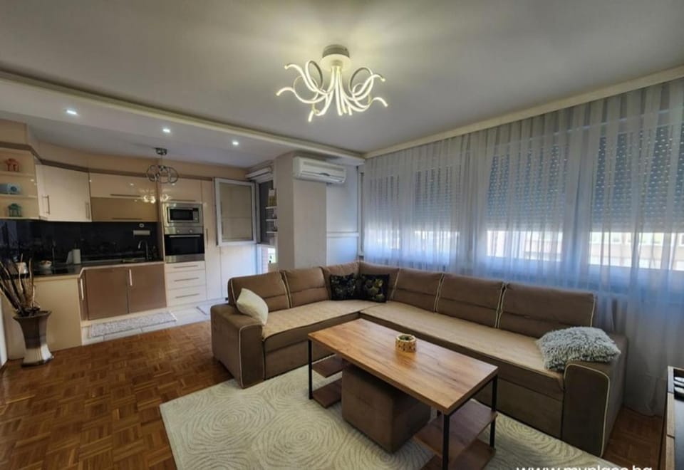 Kitchen or kitchenette, Living room, Seating area, air conditioner