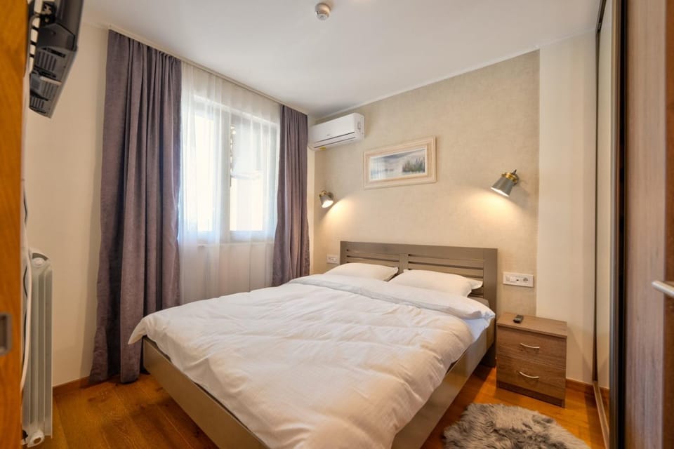 Bed, Photo of the whole room, Bedroom, internet
