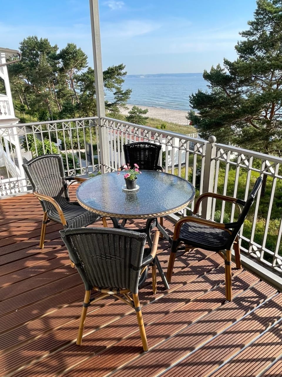 Property building, Natural landscape, View (from property/room), Balcony/Terrace, Dining area, Sea view