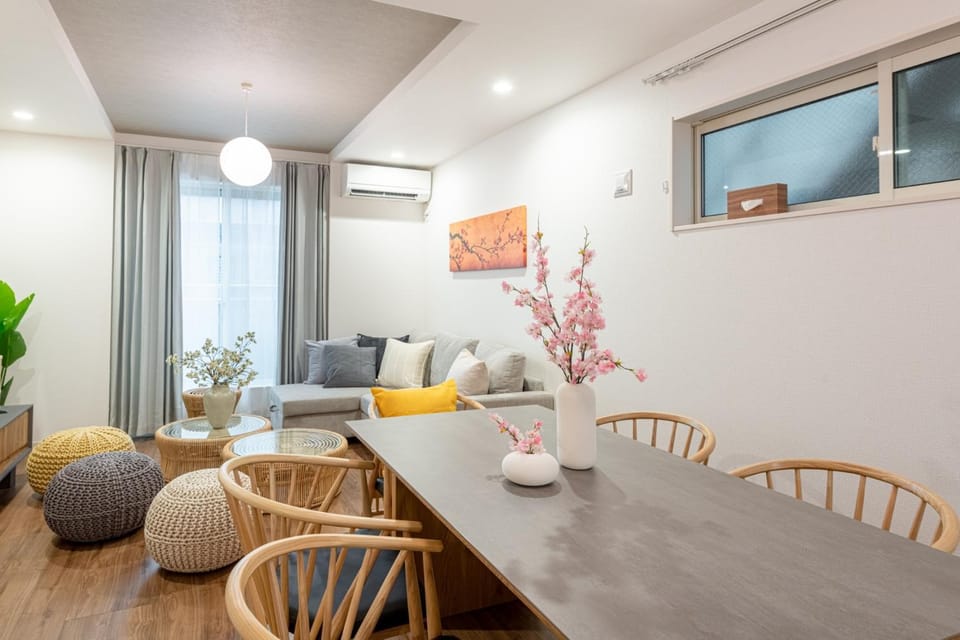 Living room, Dining area