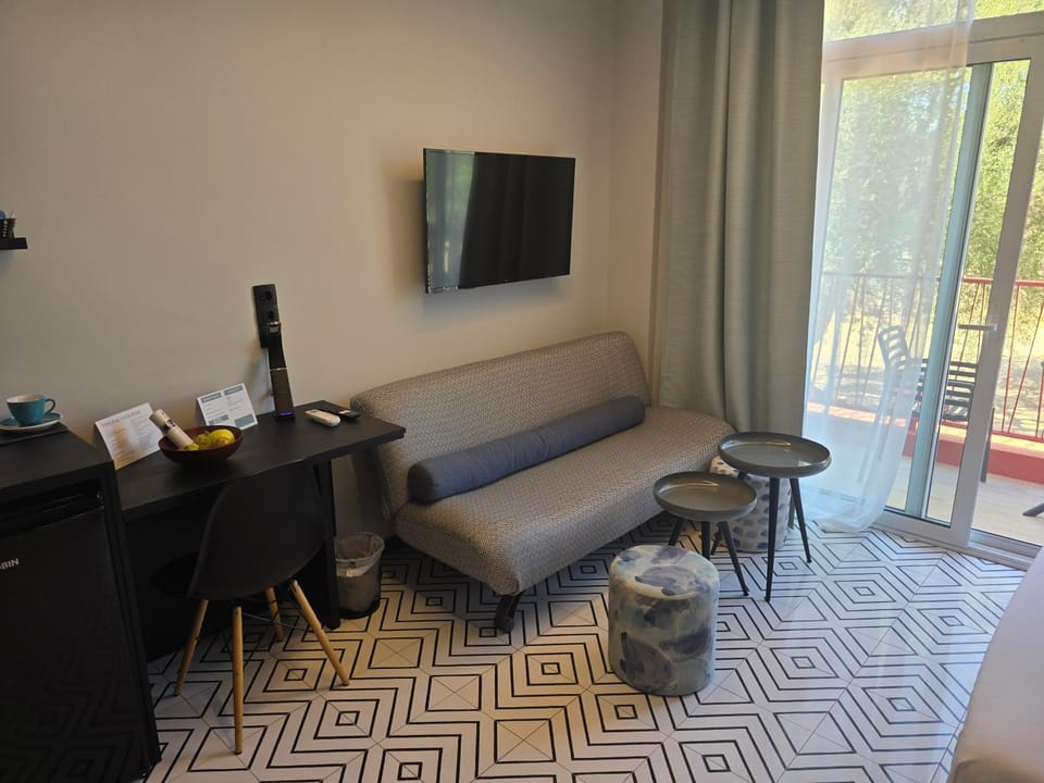 TV and multimedia, Seating area
