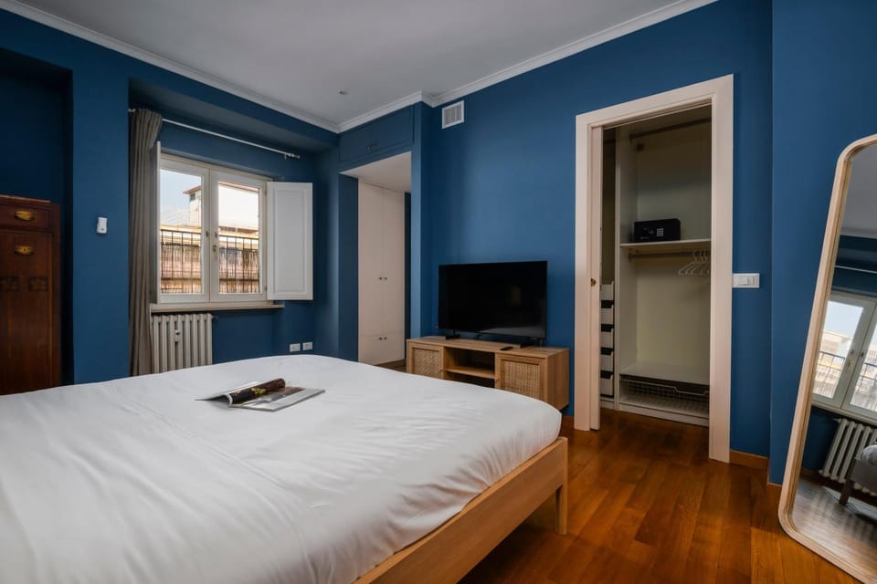 Bed, TV and multimedia, Photo of the whole room, Bedroom, safe, wardrobe