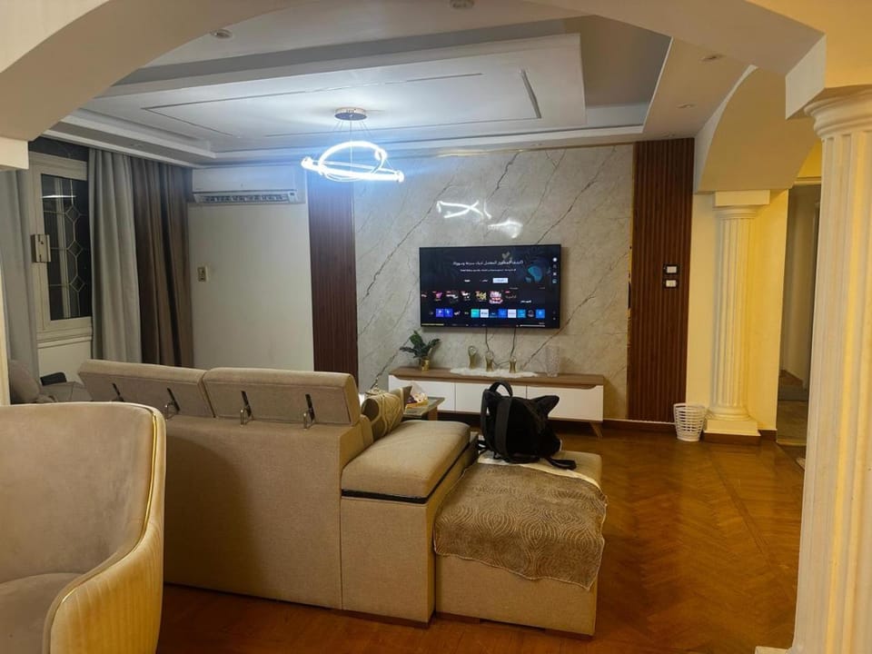Luxury New Apartment with Modern Design and Elegant Furnishings - Comfortable and Stylish Stay Apartment in Cairo Governorate