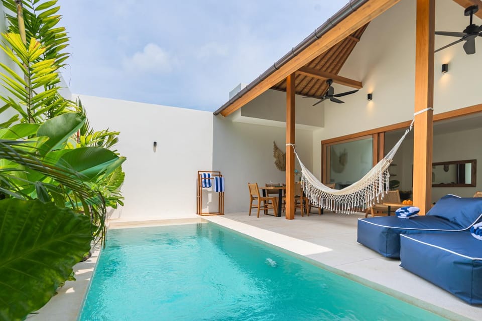 Patio, Pool view, Swimming pool