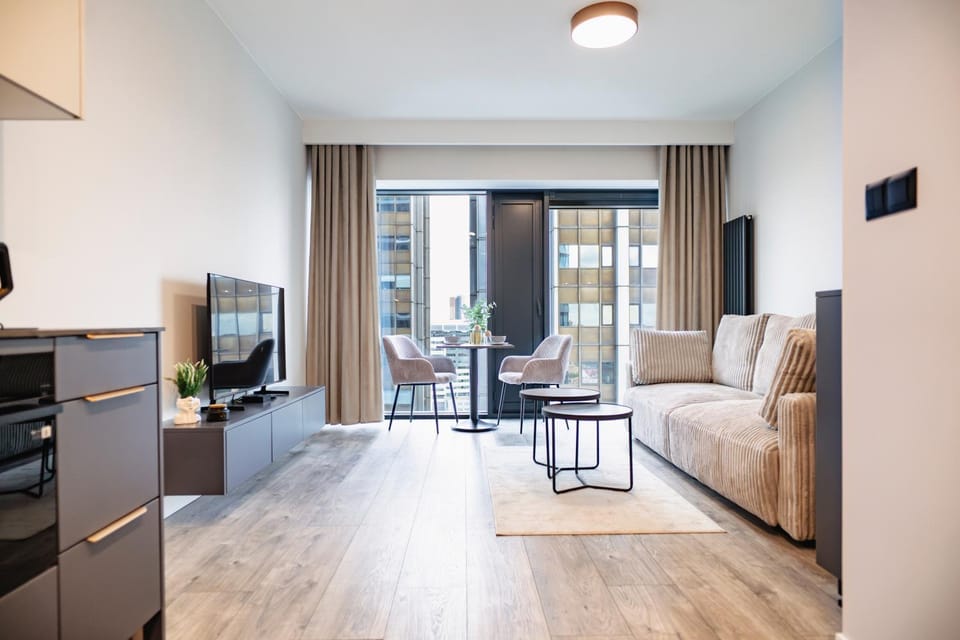 TV and multimedia, Kitchen or kitchenette, Living room, Other, Other, Other, Seating area, Dining area