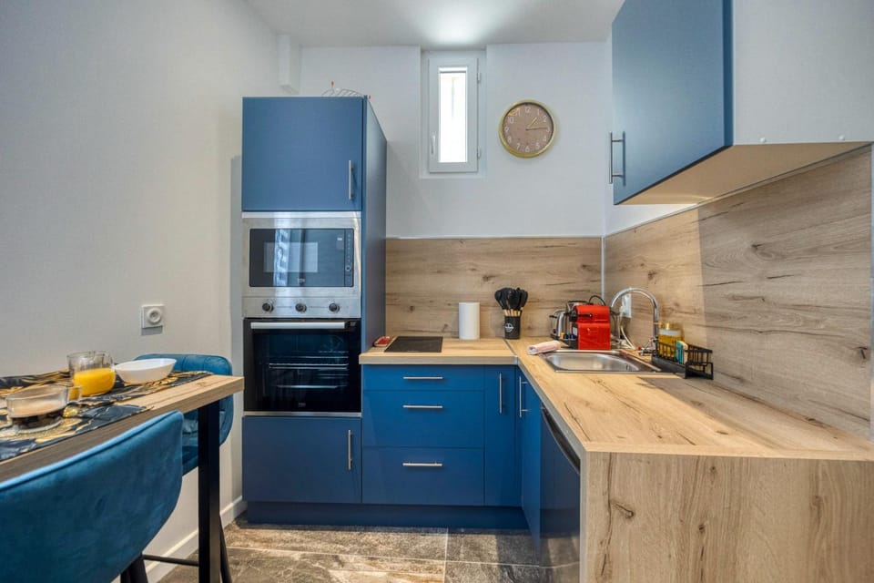 Coffee/tea facilities, Kitchen or kitchenette, Dining area, dishwasher, minibar, oven, pet friendly, stove