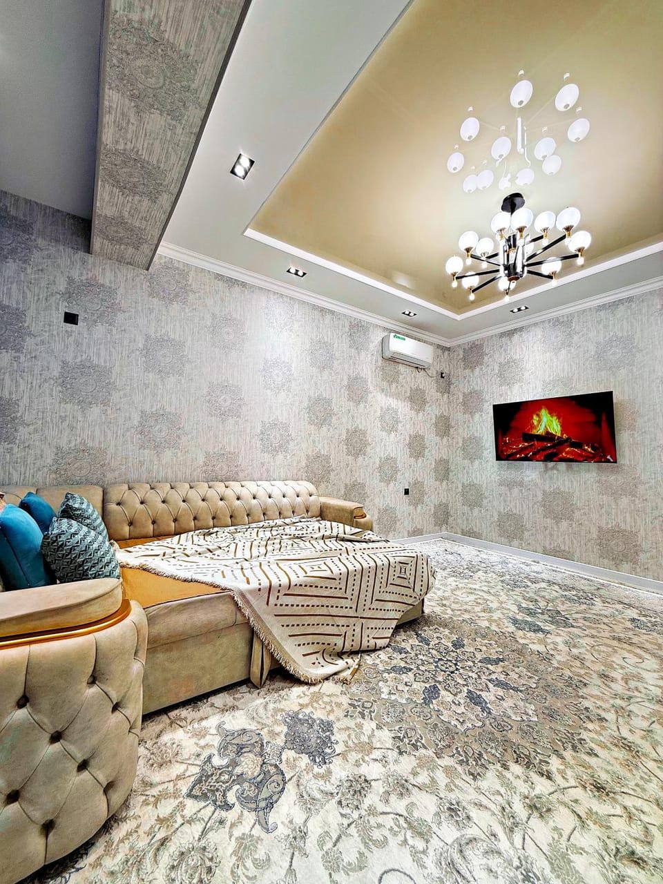 TV and multimedia, Living room, Seating area