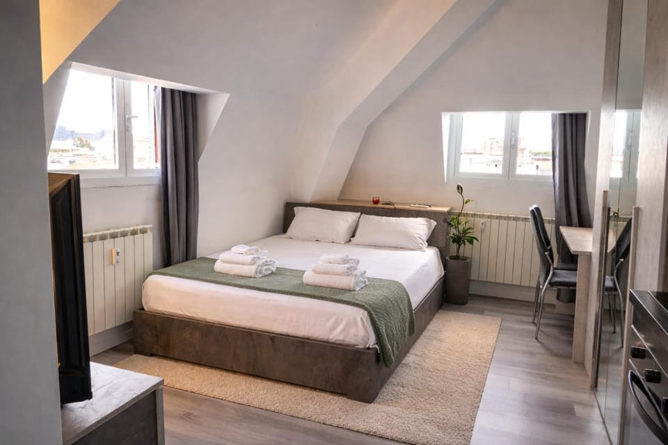 Bed, Photo of the whole room, Bedroom