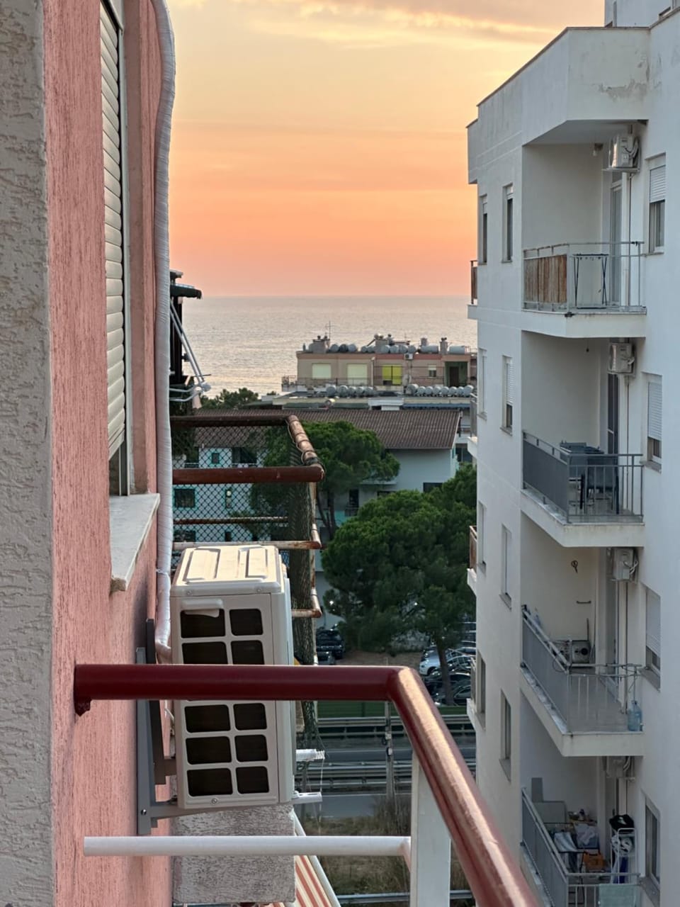 Property building, Day, Natural landscape, View (from property/room), Balcony/Terrace, City view, Sea view, Seasons, Sunrise, Sunset