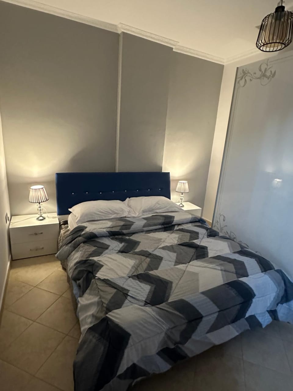Bed, Night, Photo of the whole room, Bedroom