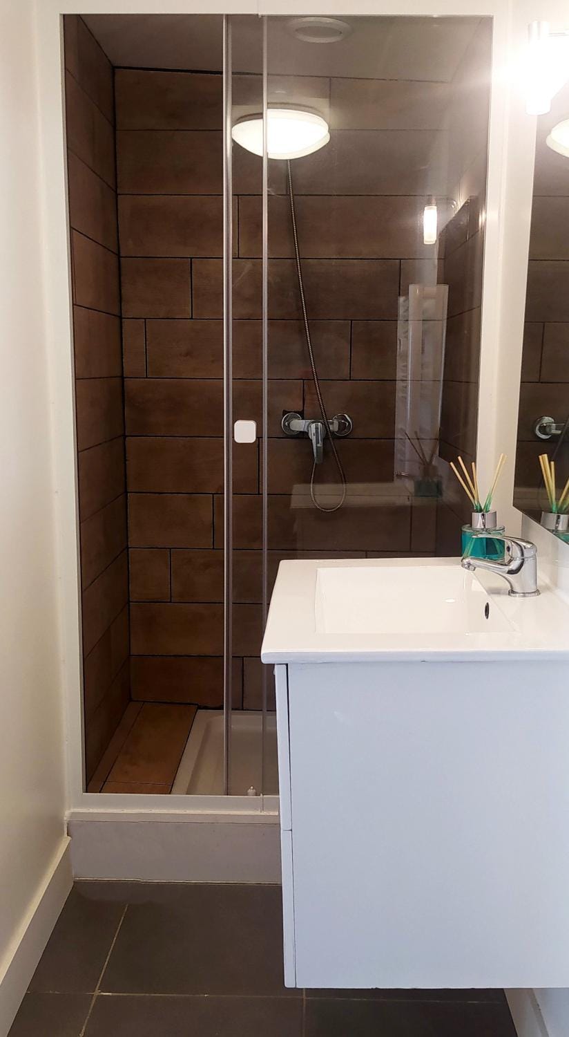 Shower, Bathroom