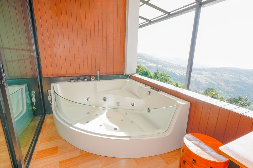 Natural landscape, Hot Tub, Mountain view