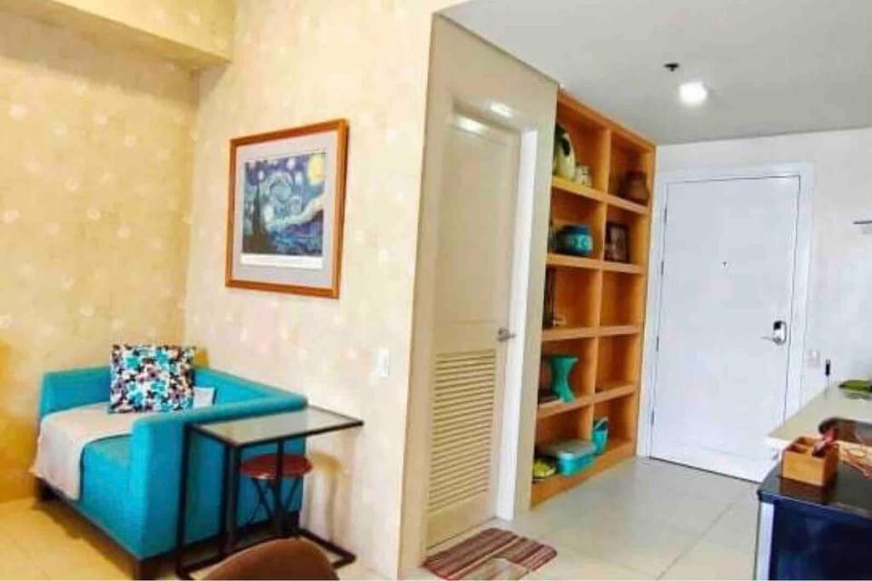 Facade/entrance, Living room